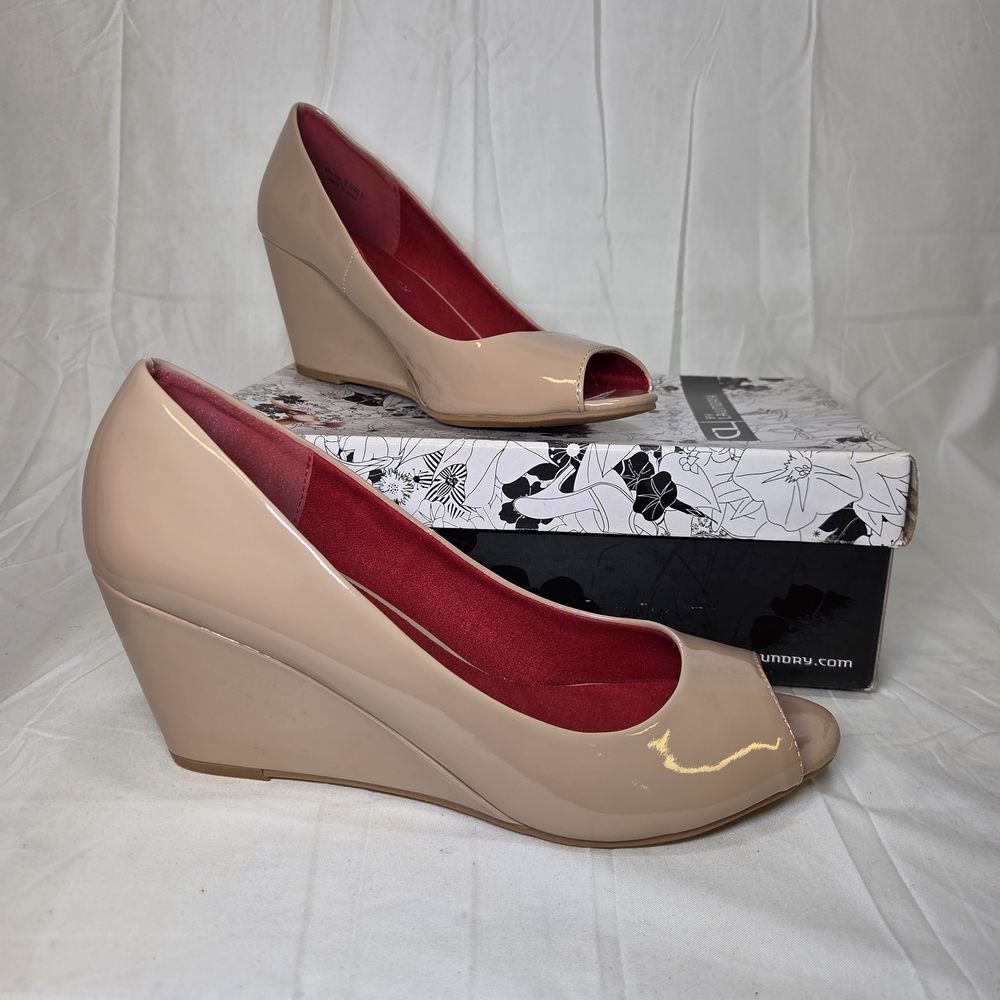 CL by Laundry Nude Peep-Toe Wedges Size 9.5 Comfortable Classy Wedge